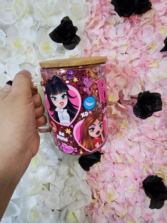 Taza con forma de globo de nieve con el mensaje "Bratz Love"